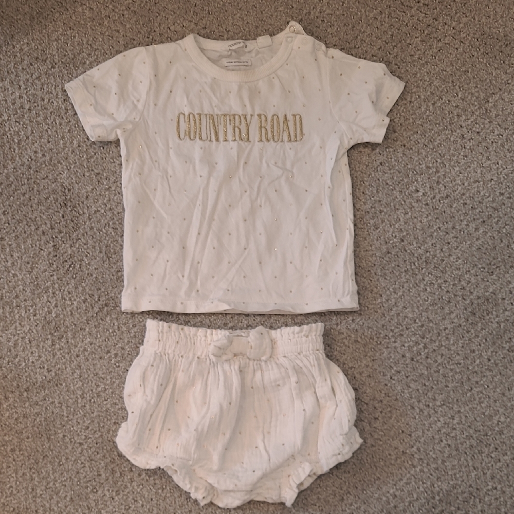 Country Road T-Shirt And Bloomer Set